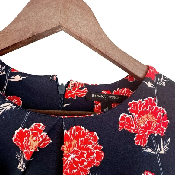 Banana Republic Navy Sleeveless Sheath Dress Red Floral Sz 2 - Picture 4 of 8